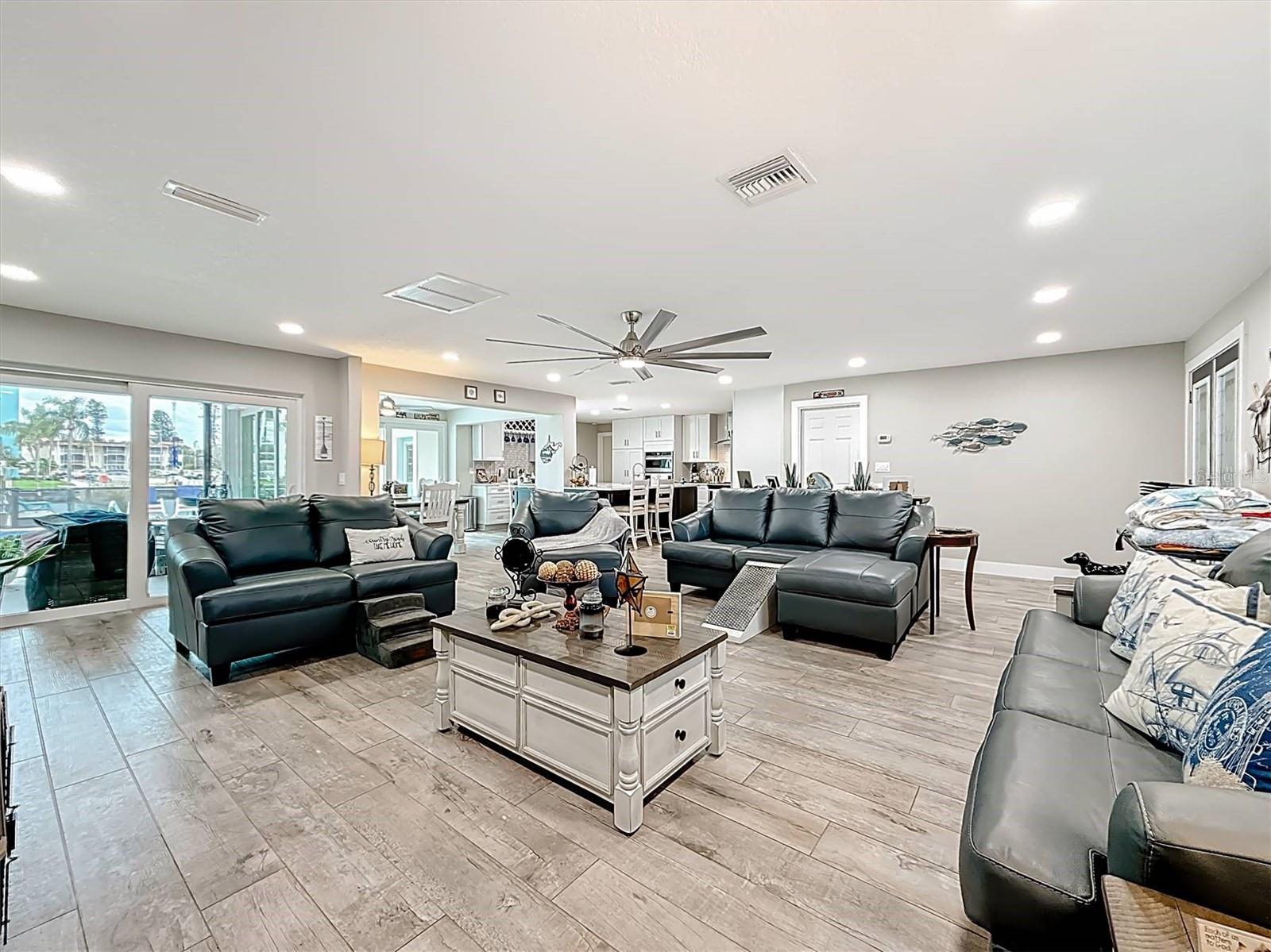 Image 10 of 82 For 3828 48th Avenue S