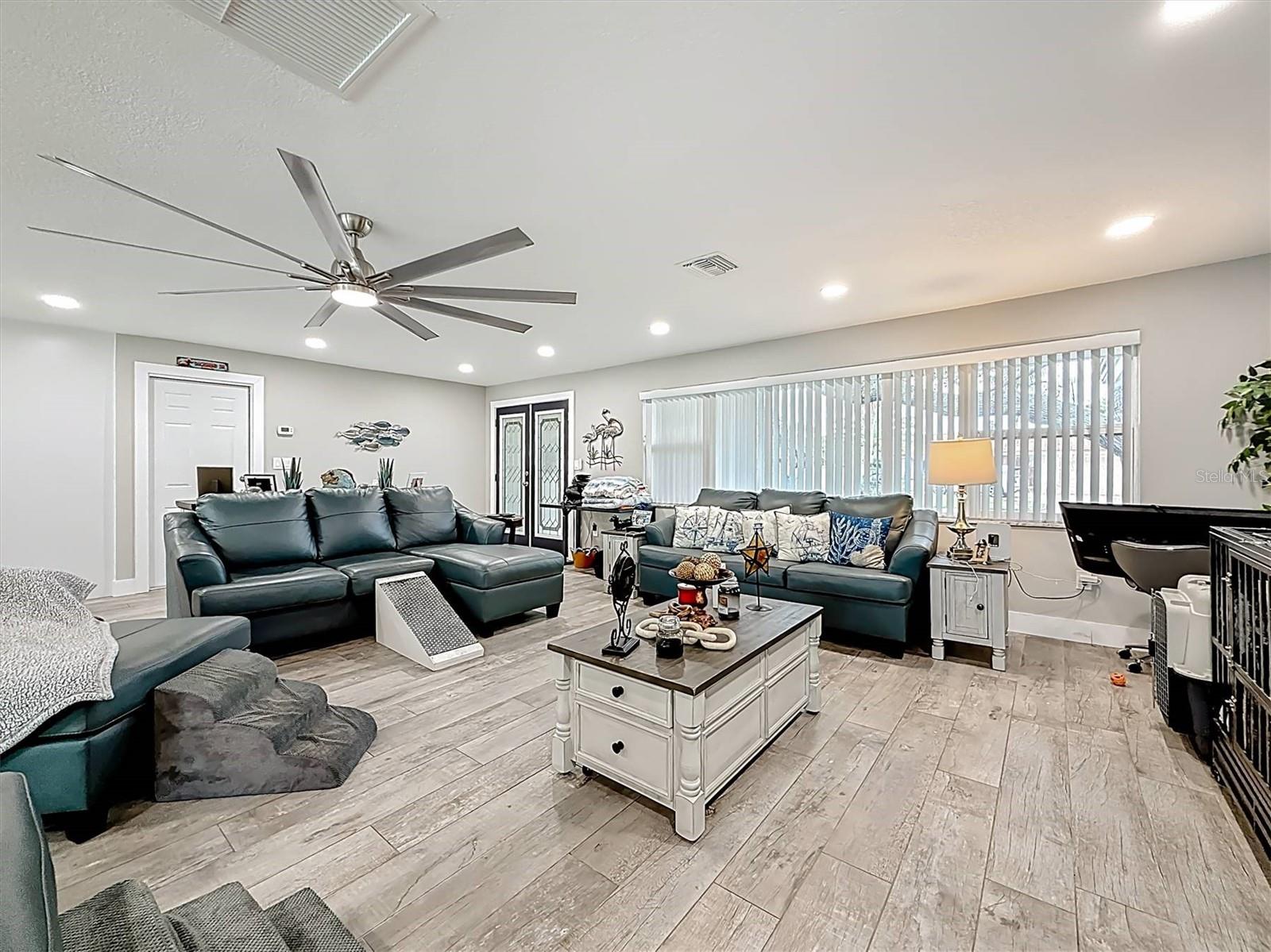 Image 11 of 82 For 3828 48th Avenue S