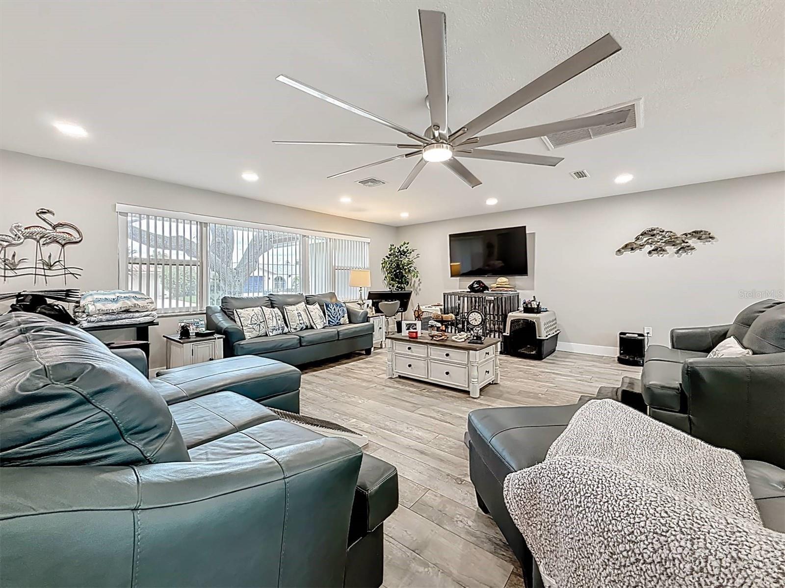 Image 13 of 82 For 3828 48th Avenue S