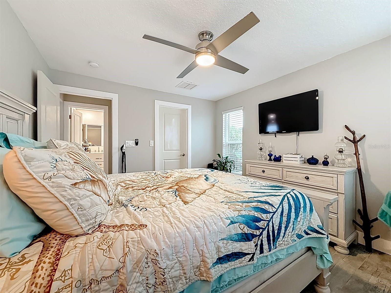 Image 31 of 82 For 3828 48th Avenue S