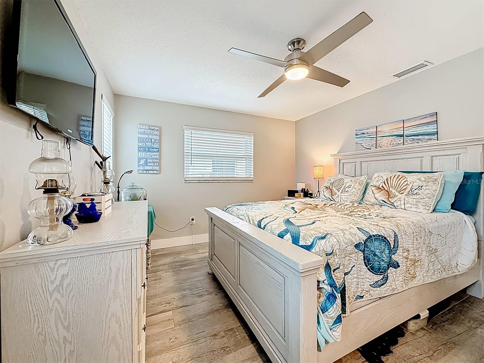 Image 33 of 82 For 3828 48th Avenue S