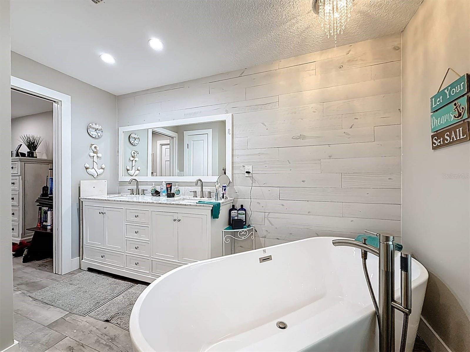 Image 45 of 82 For 3828 48th Avenue S