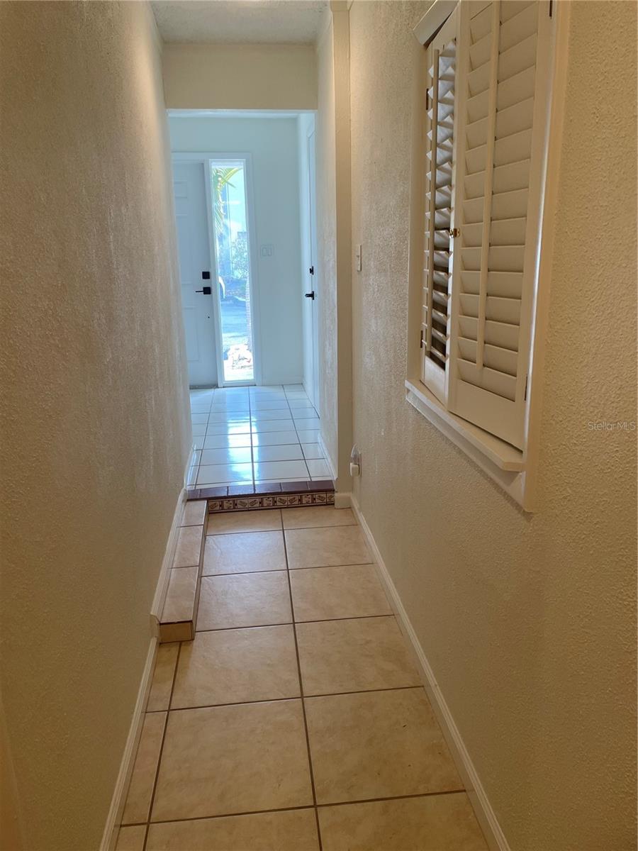 Image 23 of 32 For 745 Pinellas Bayway S 105