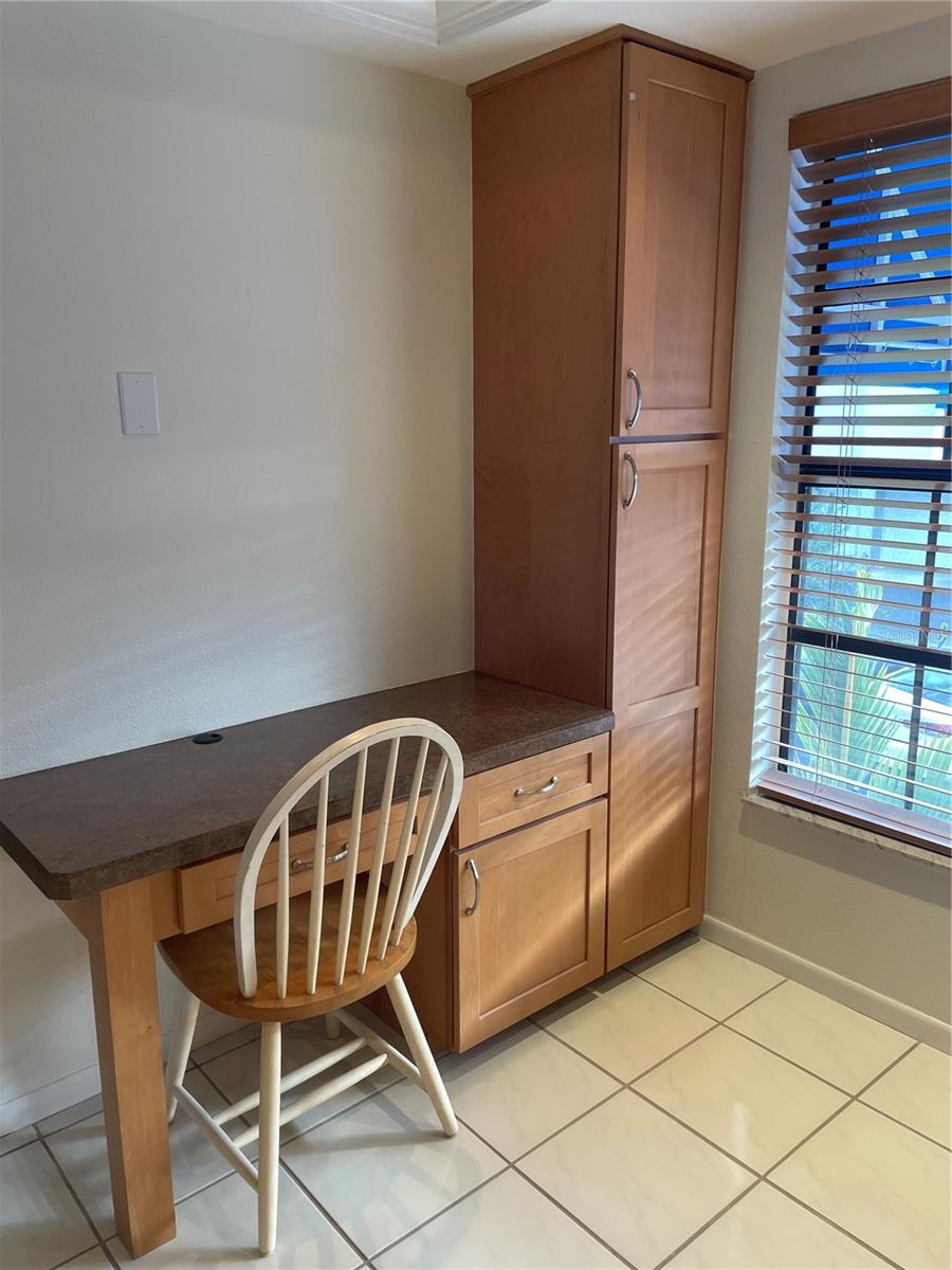 Image 9 of 32 For 745 Pinellas Bayway S 105