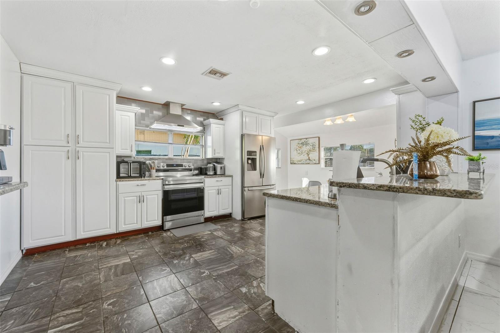 Image 10 of 48 For 5017 Stolls Avenue