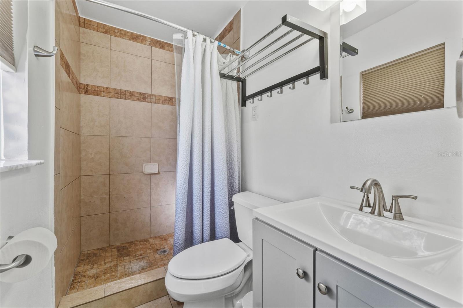 Image 20 of 48 For 5017 Stolls Avenue