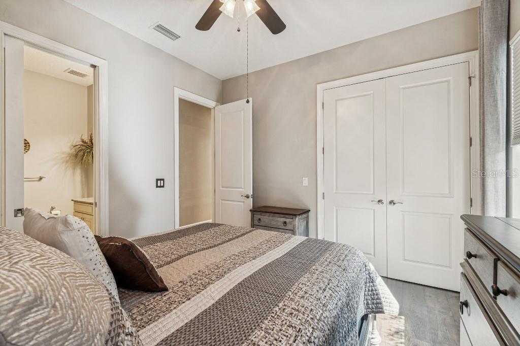 Listing photo id 11 for 11477 Bitola Drive