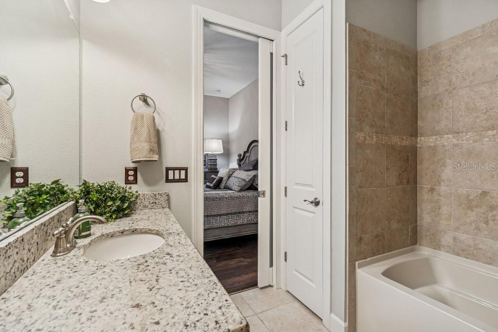 Listing photo id 14 for 11477 Bitola Drive