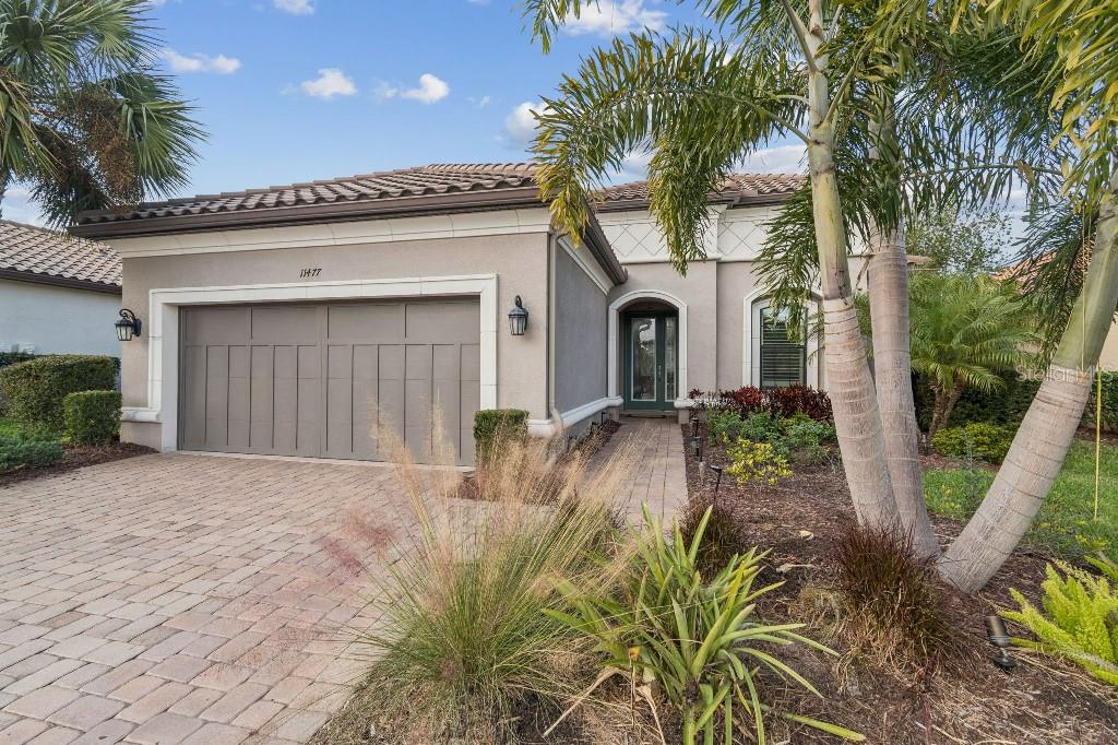 Listing photo id 0 for 11477 Bitola Drive