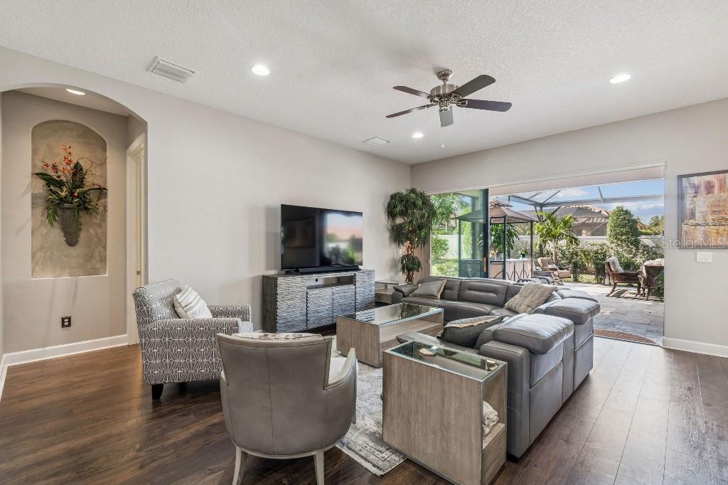 Listing photo id 24 for 11477 Bitola Drive