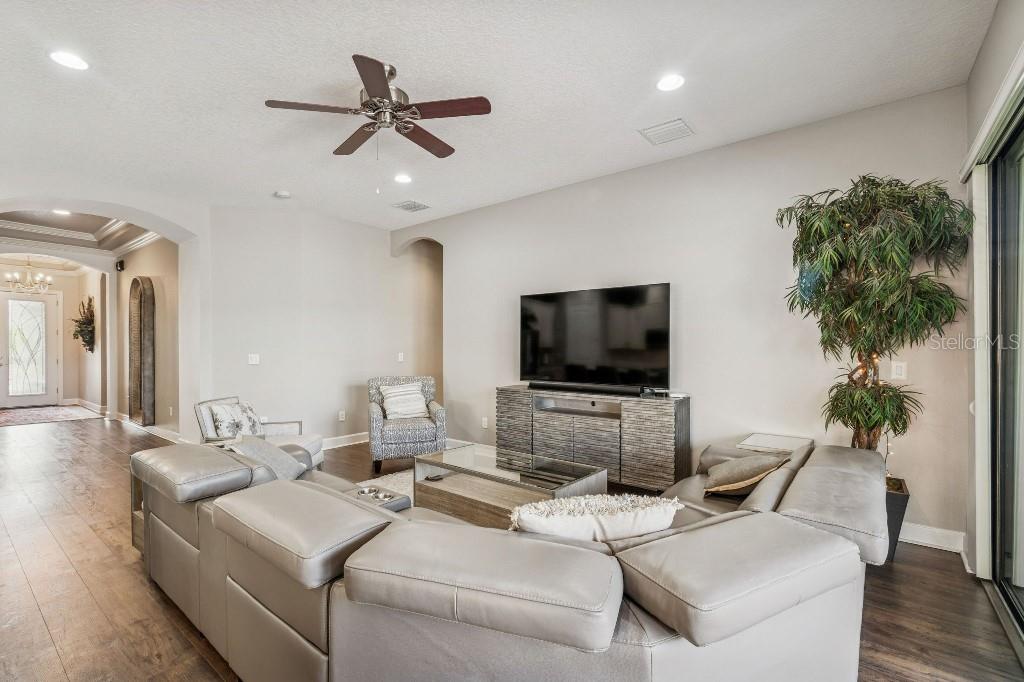 Listing photo id 26 for 11477 Bitola Drive