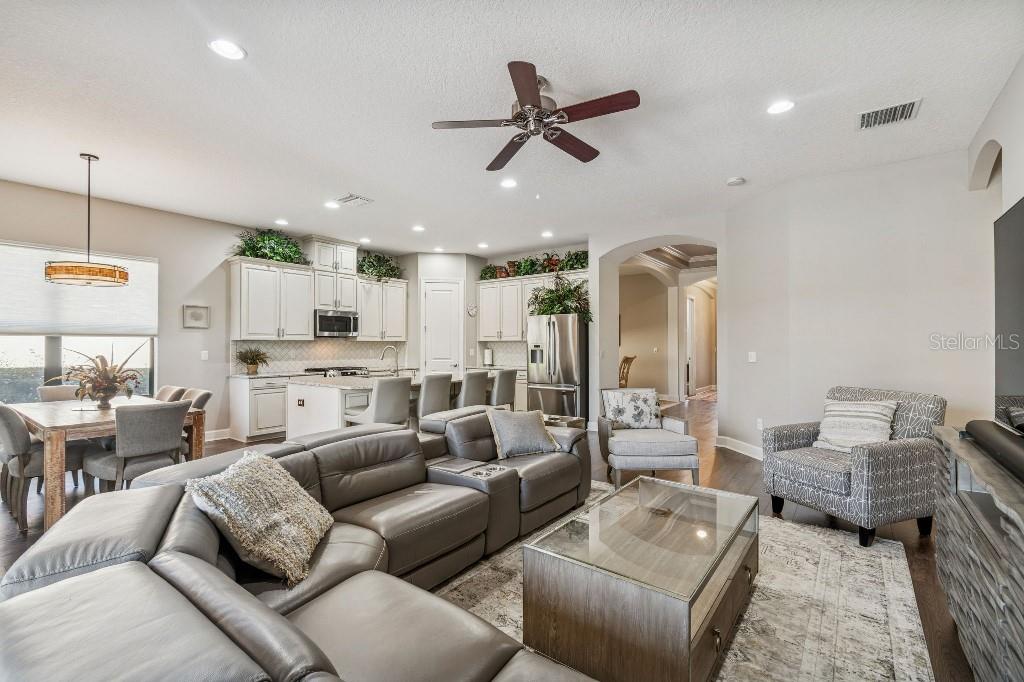 Listing photo id 27 for 11477 Bitola Drive