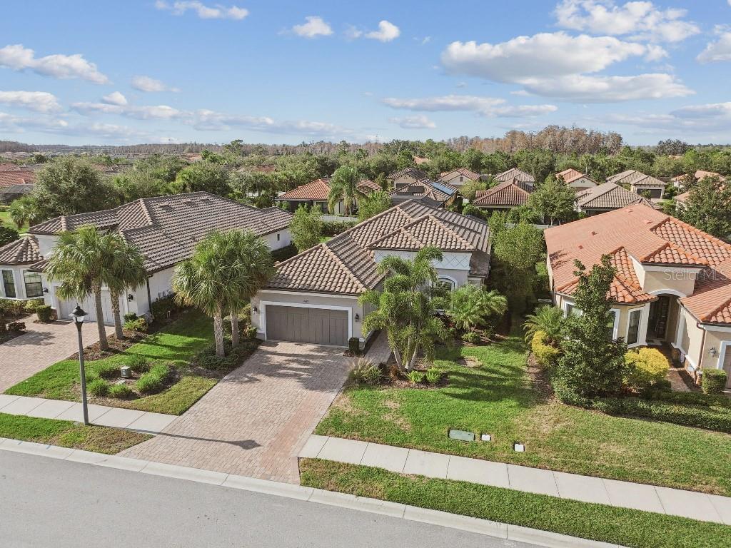 Listing photo id 1 for 11477 Bitola Drive