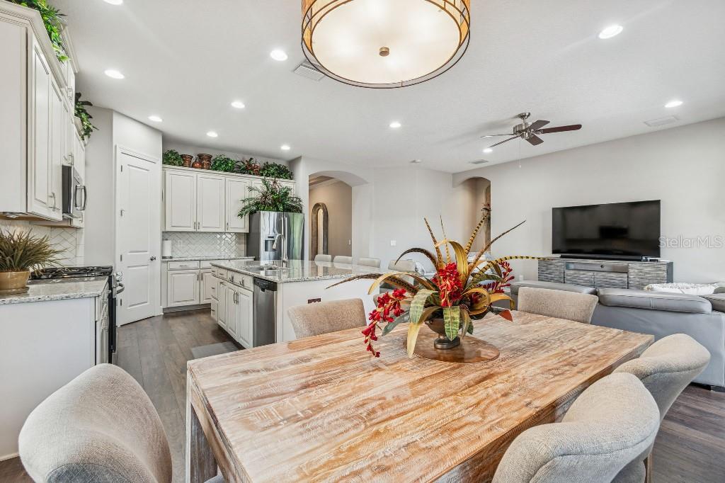 Listing photo id 29 for 11477 Bitola Drive