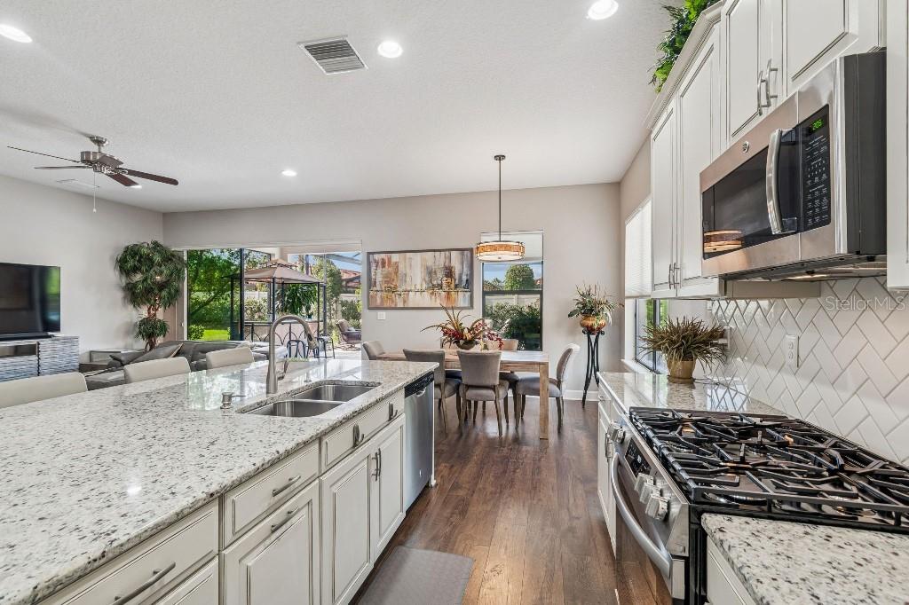 Listing photo id 32 for 11477 Bitola Drive