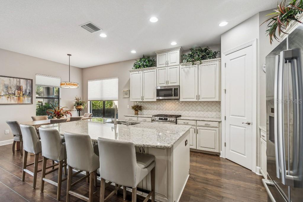 Listing photo id 33 for 11477 Bitola Drive