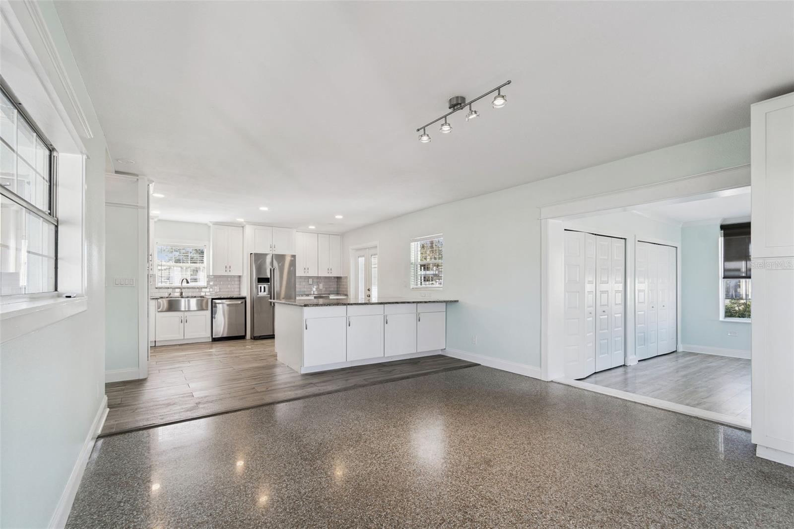 Image 16 of 25 For 1733 Bayou Grande Boulevard Ne