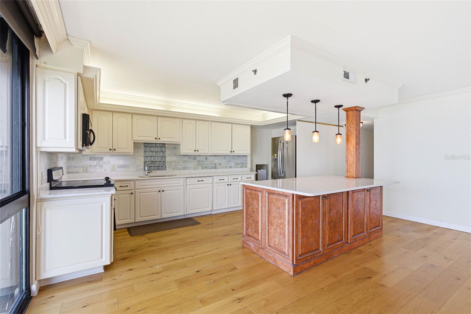 Image 12 of 73 For 3301 Bayshore Boulevard 1007b