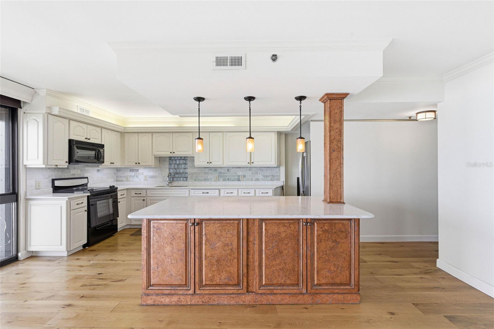 Image 13 of 73 For 3301 Bayshore Boulevard 1007b