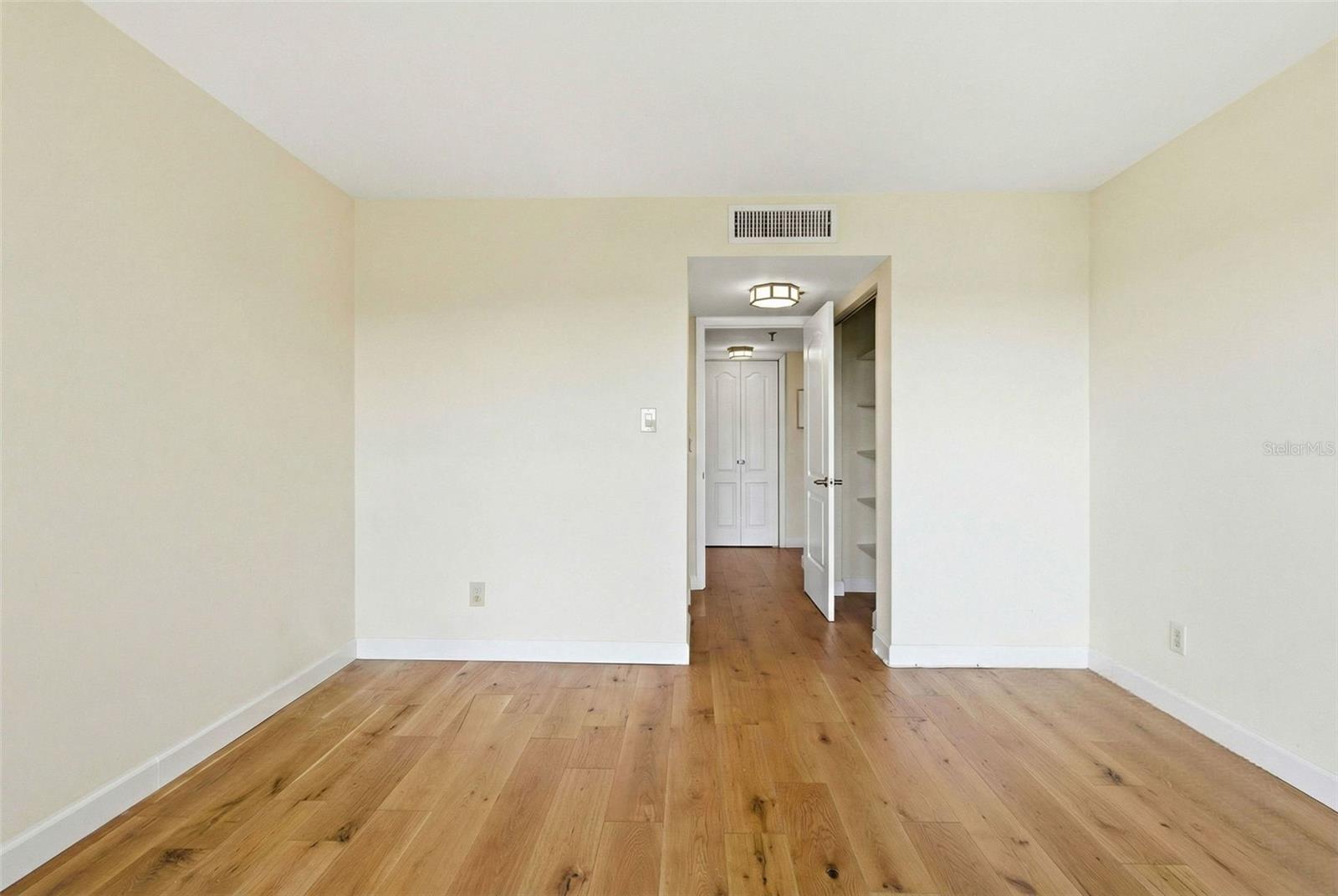 Image 26 of 73 For 3301 Bayshore Boulevard 1007b