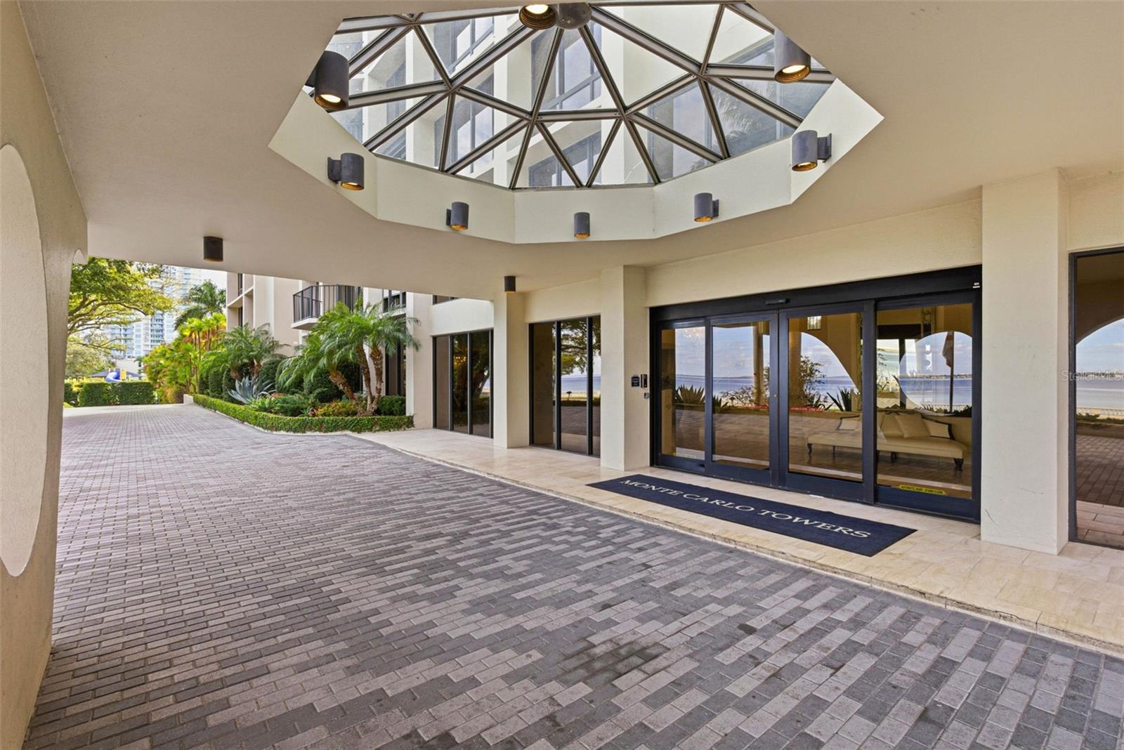 Image 37 of 73 For 3301 Bayshore Boulevard 1007b