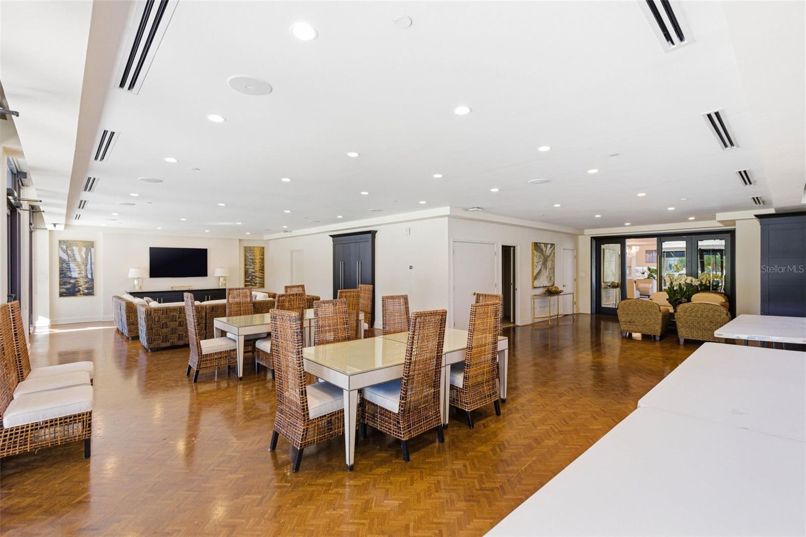 Image 48 of 73 For 3301 Bayshore Boulevard 1007b