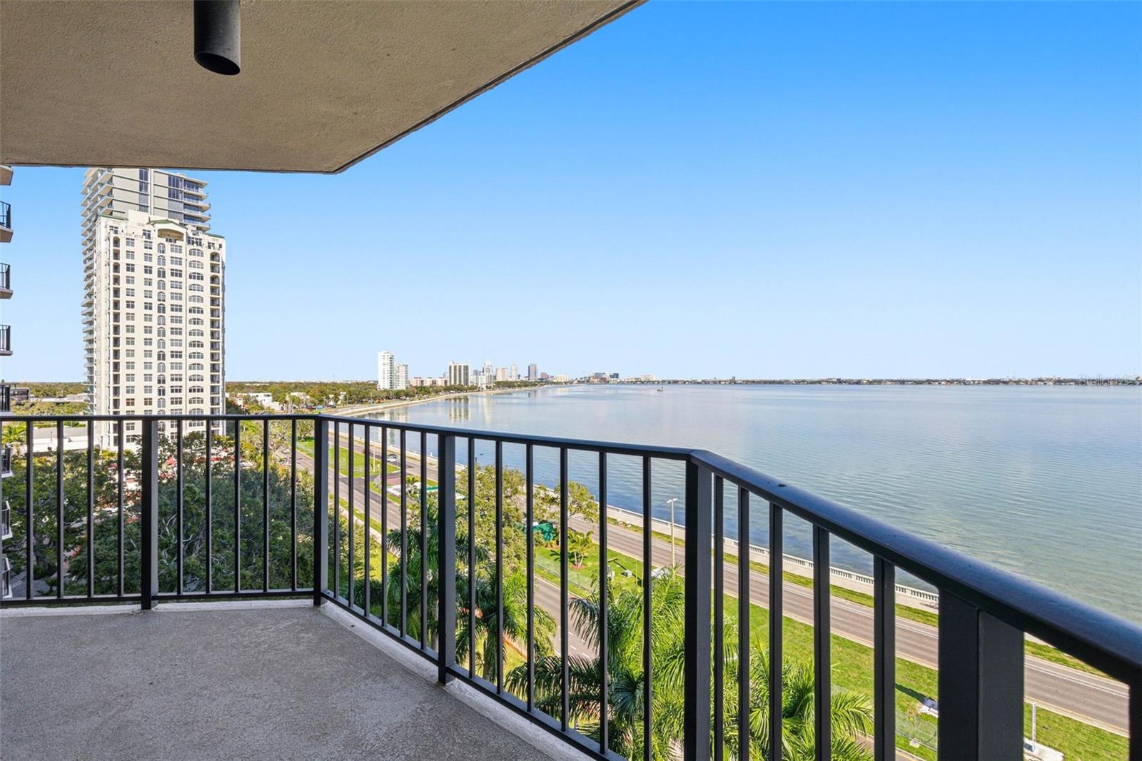 Image 6 of 73 For 3301 Bayshore Boulevard 1007b