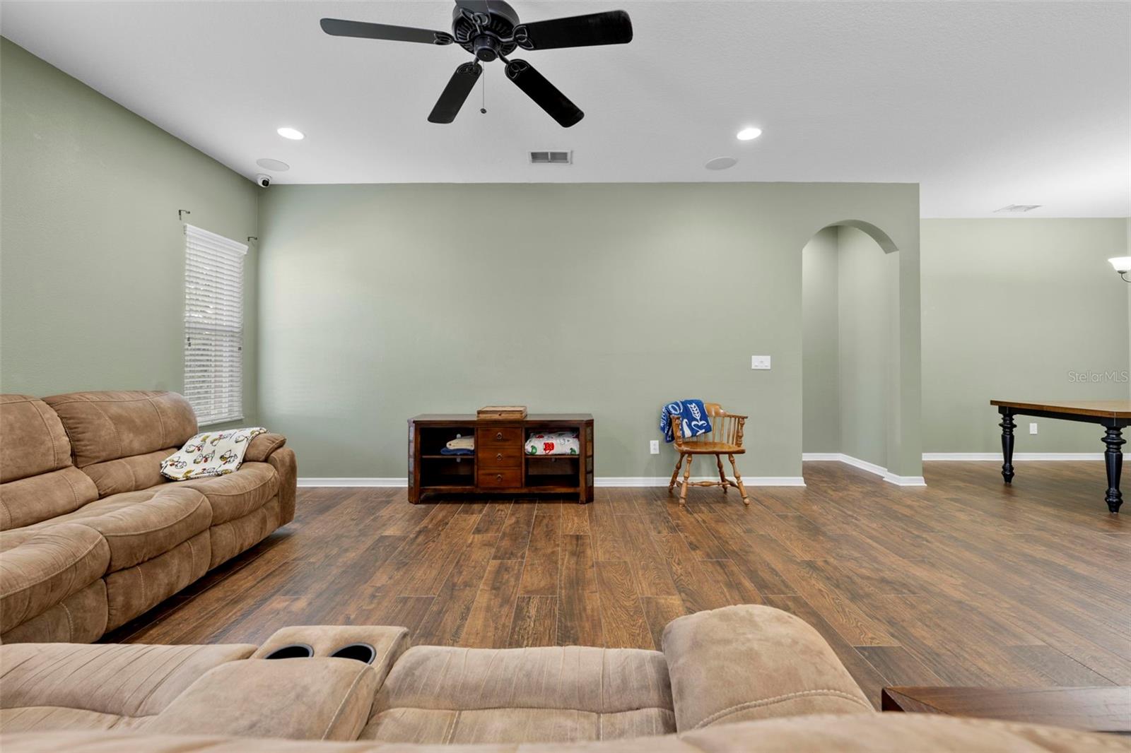 Image 17 of 49 For 632 Winthrop Drive