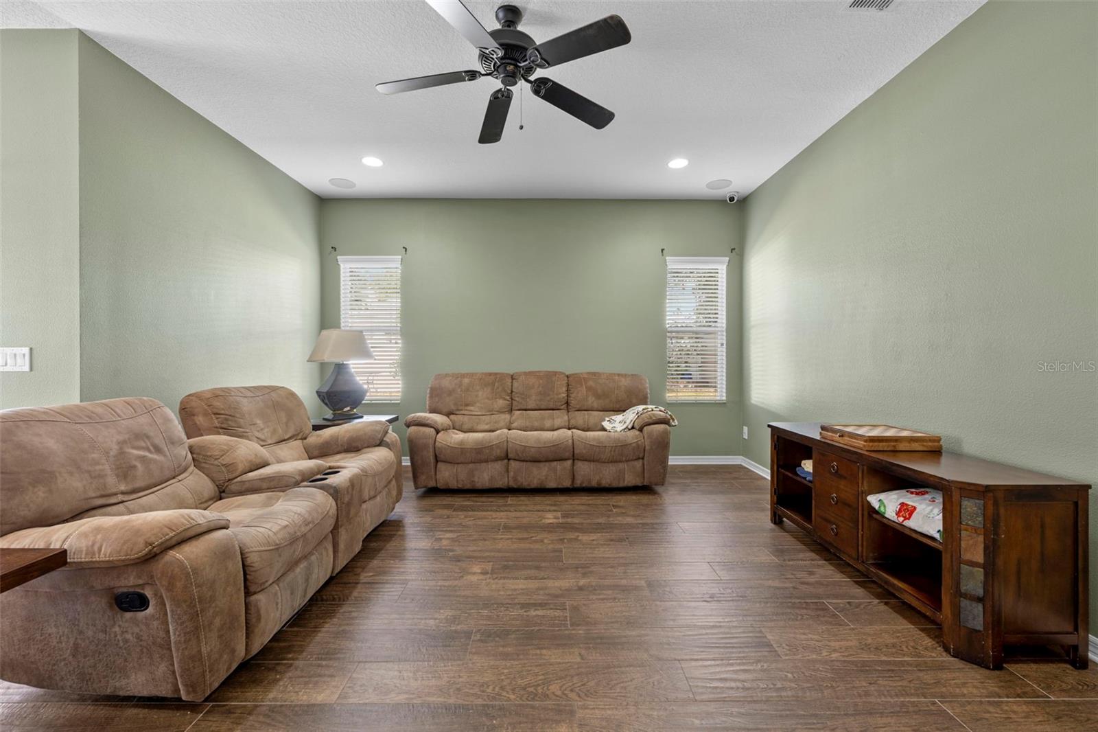 Image 20 of 49 For 632 Winthrop Drive