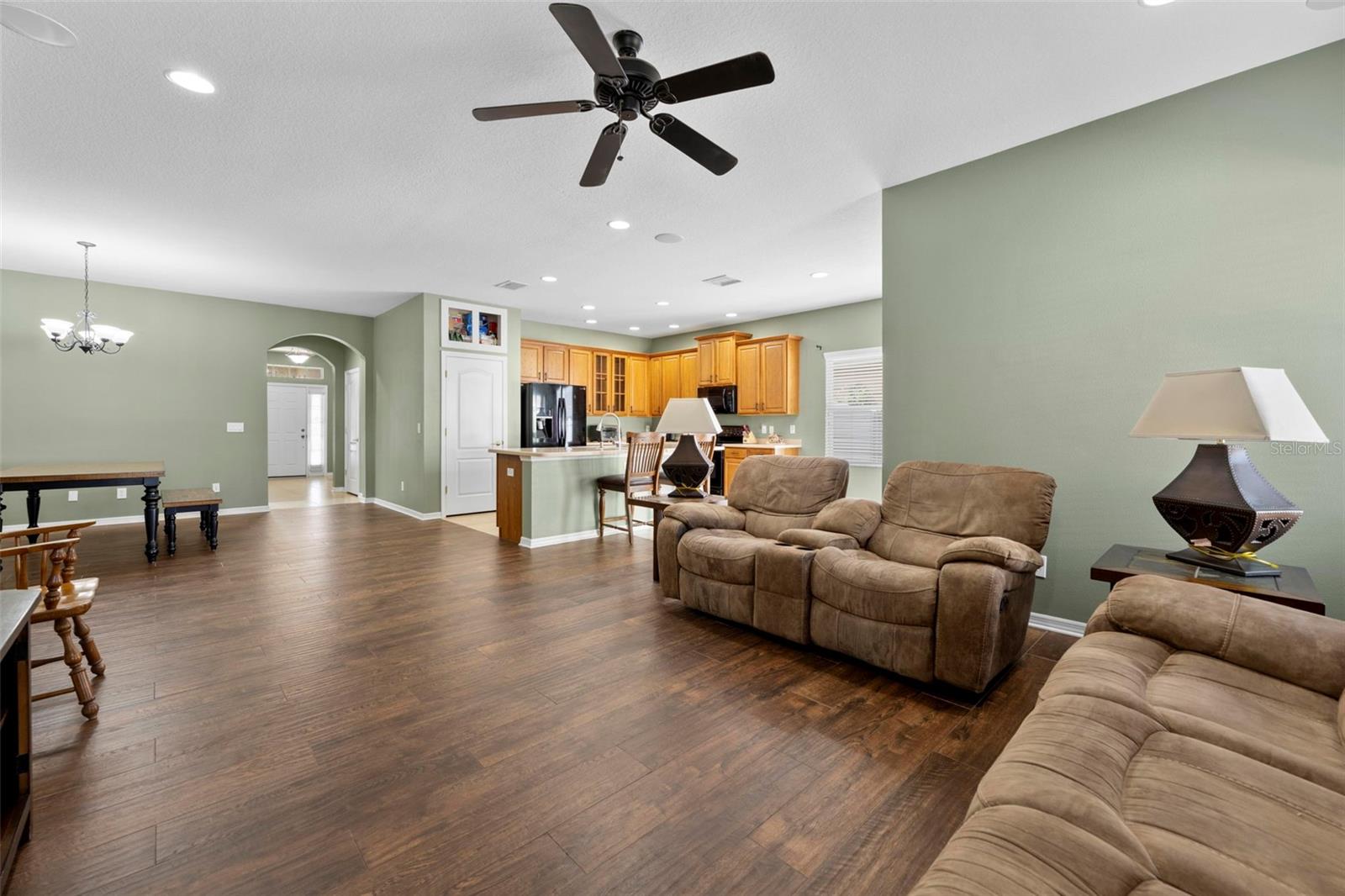 Image 21 of 49 For 632 Winthrop Drive