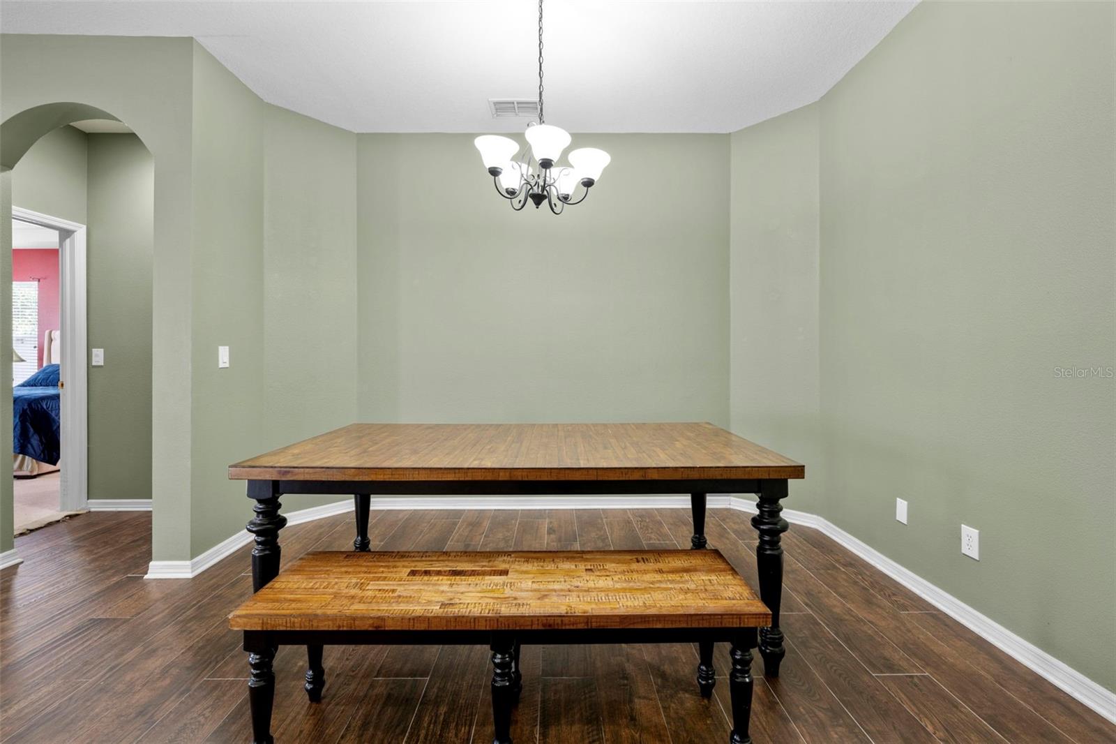 Image 9 of 49 For 632 Winthrop Drive