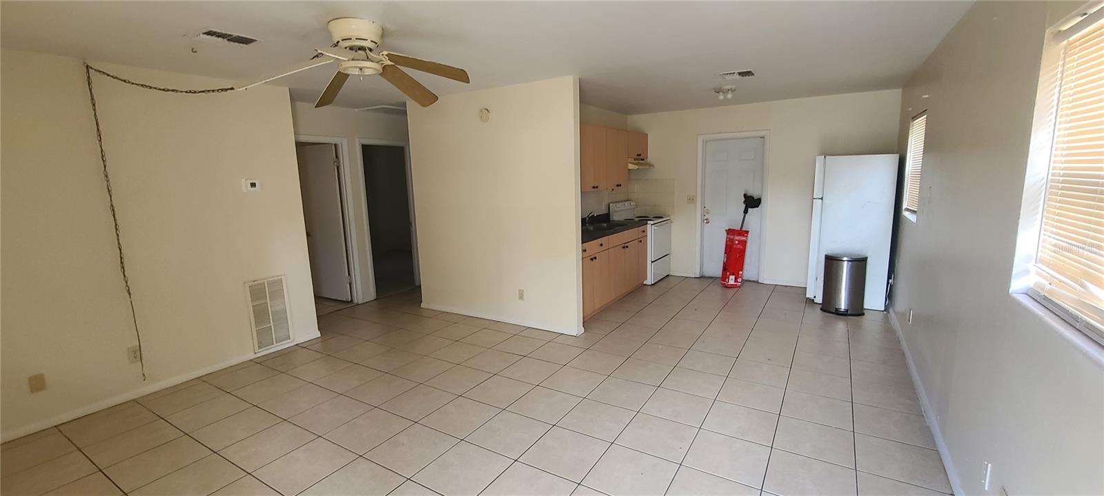 Image 4 of 12 For 1109 Seneca Avenue