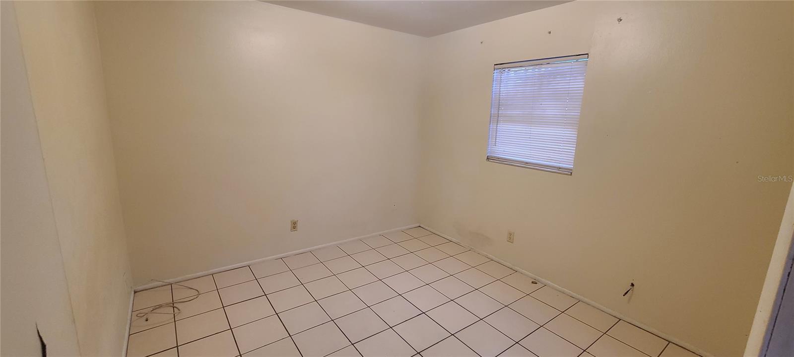 Image 6 of 12 For 1109 Seneca Avenue