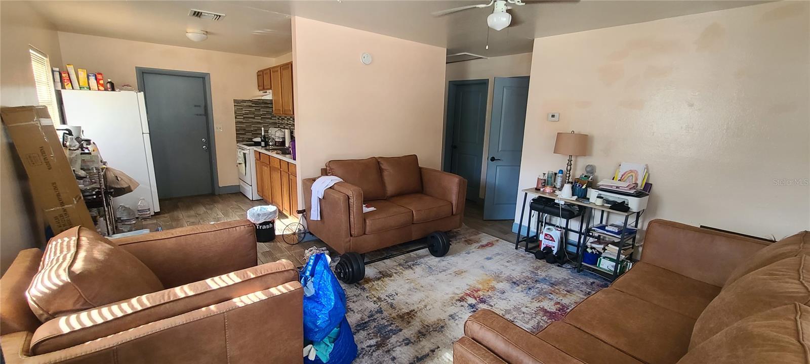 Image 8 of 12 For 1109 Seneca Avenue