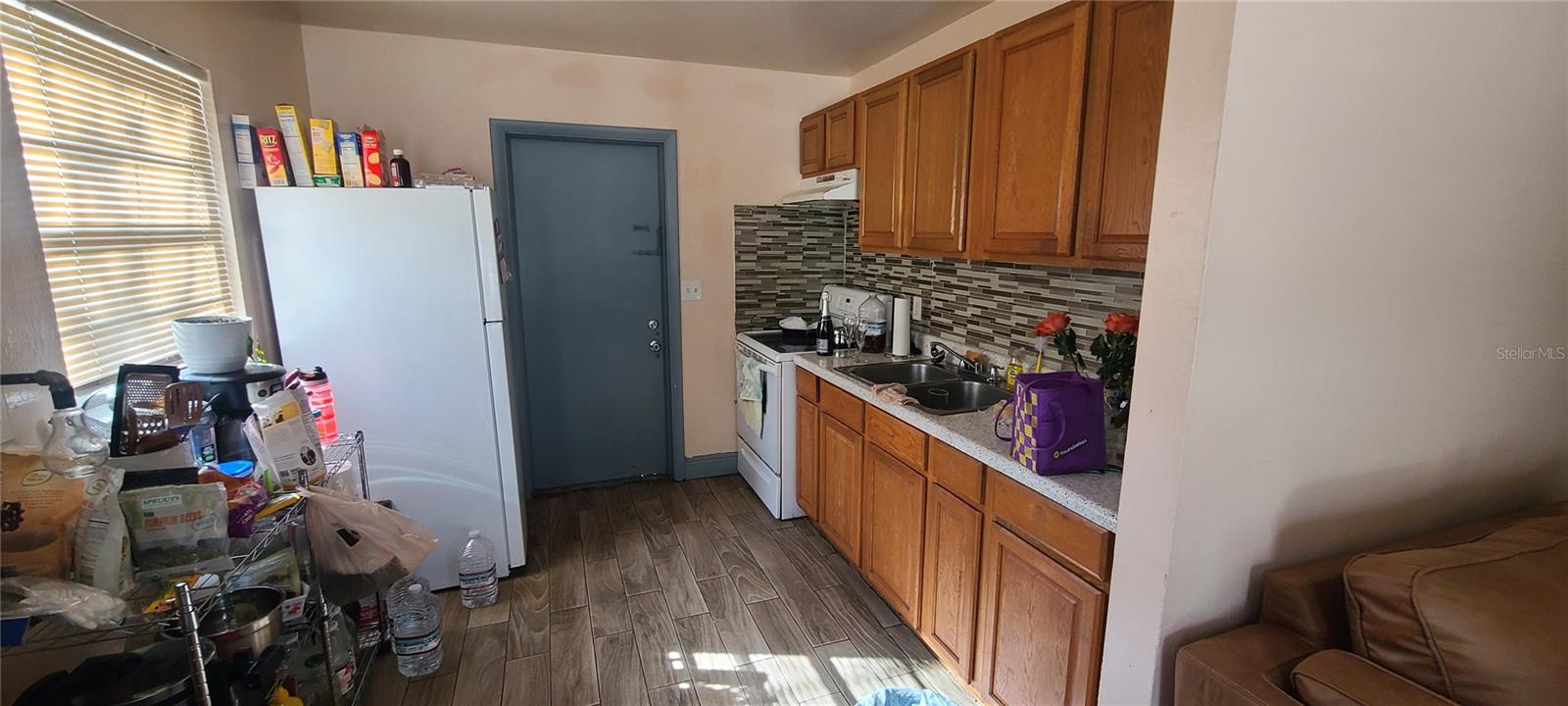 Image 9 of 12 For 1109 Seneca Avenue