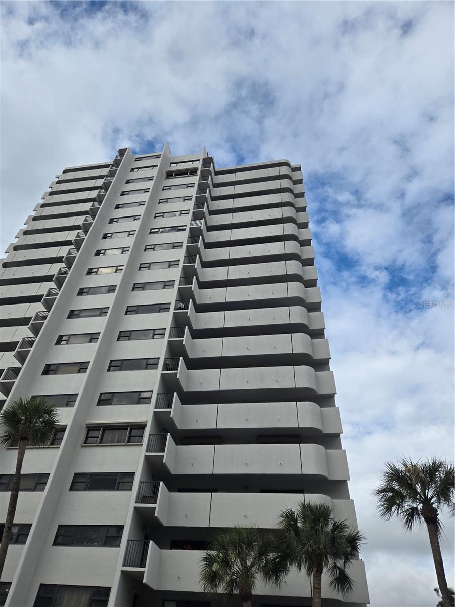 Image 2 of 12 For 4141 Bayshore Boulevard S 1502