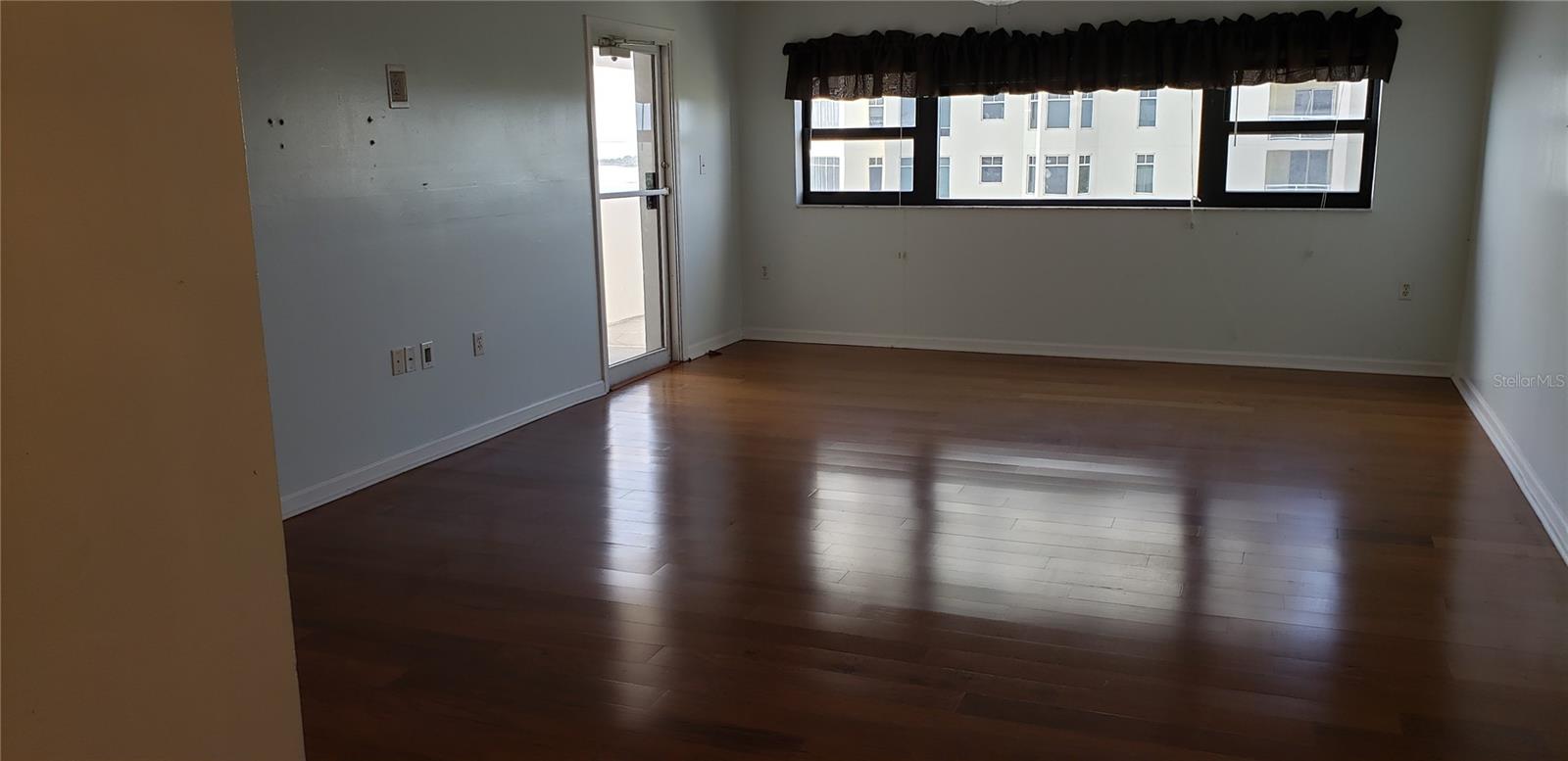 Image 5 of 12 For 4141 Bayshore Boulevard S 1502