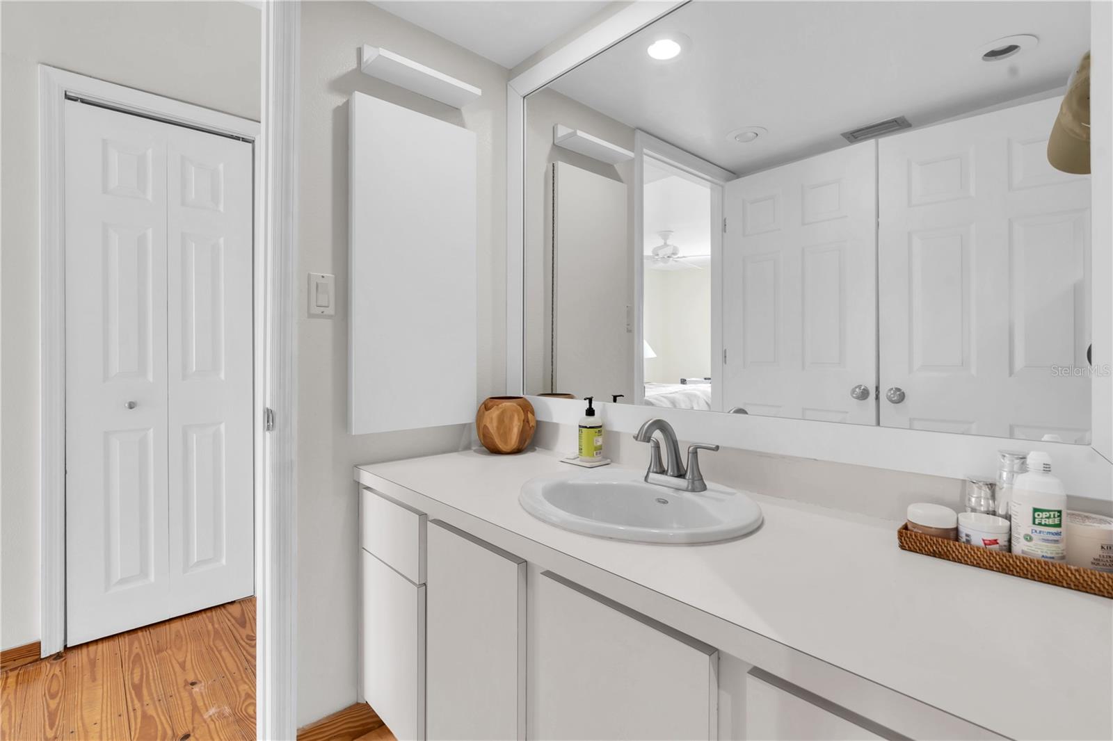 Image 19 of 39 For 3200 Gulf Boulevard 202