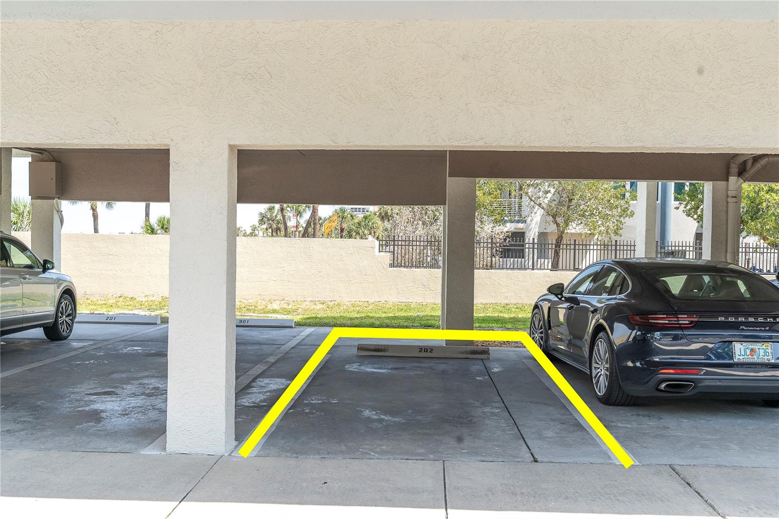 Image 36 of 39 For 3200 Gulf Boulevard 202