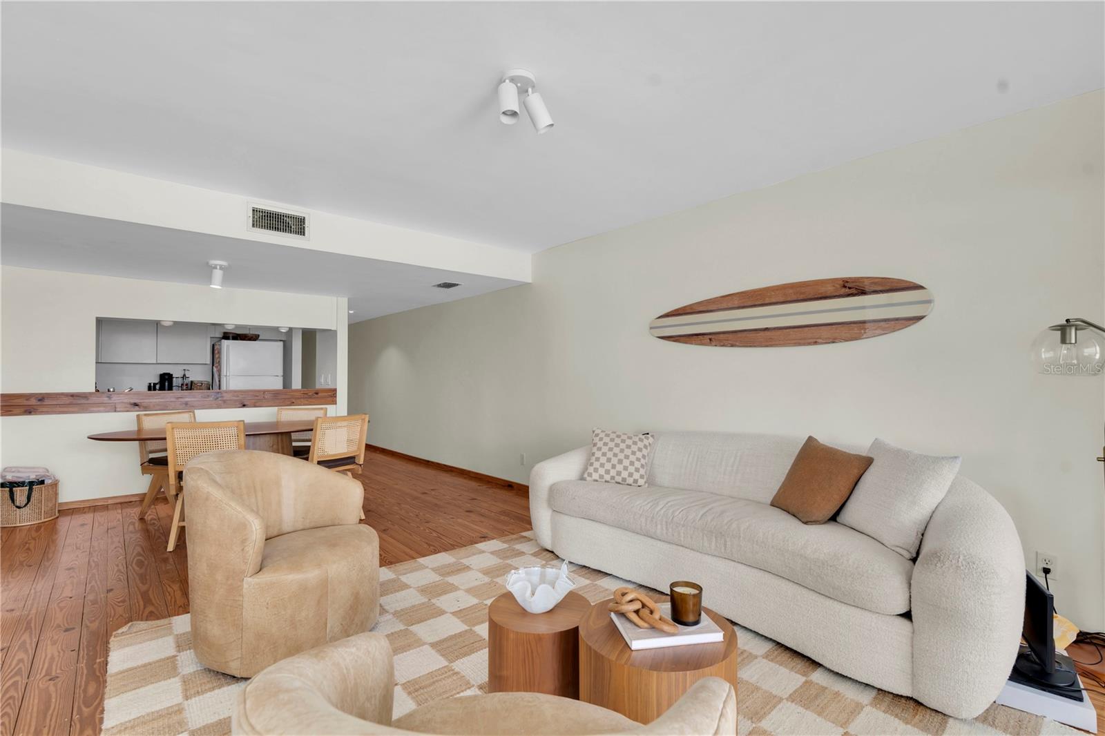 Image 6 of 39 For 3200 Gulf Boulevard 202