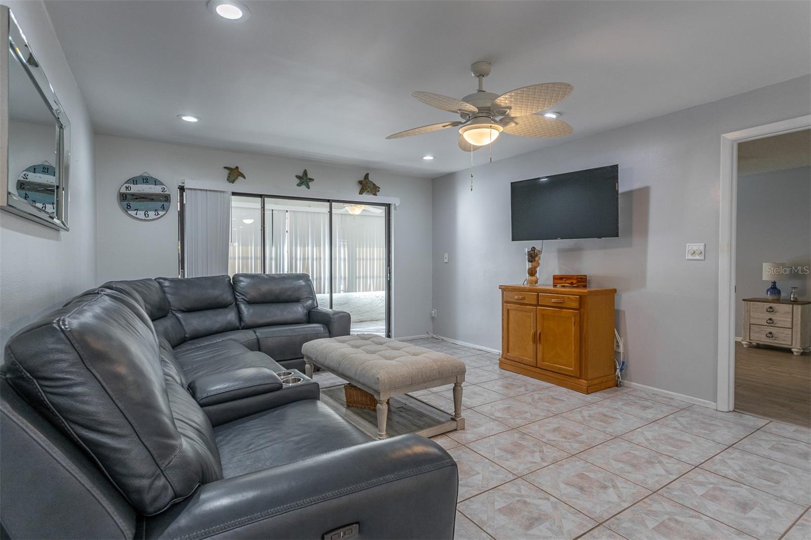 Image 10 of 61 For 19029 Us Highway 19 N 10c