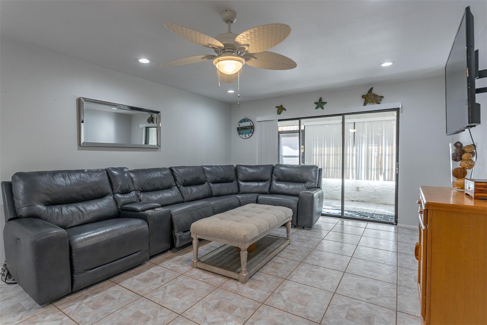 Image 11 of 61 For 19029 Us Highway 19 N 10c