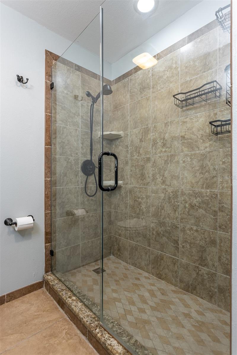 Image 18 of 61 For 19029 Us Highway 19 N 10c