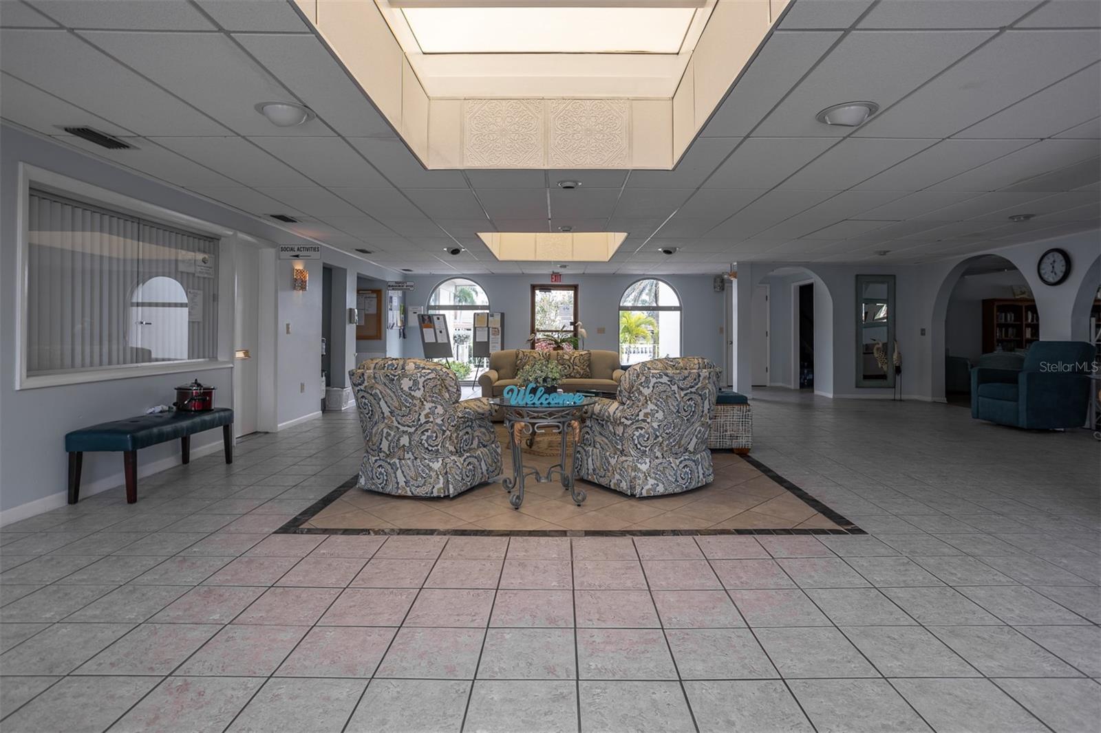 Image 42 of 61 For 19029 Us Highway 19 N 10c