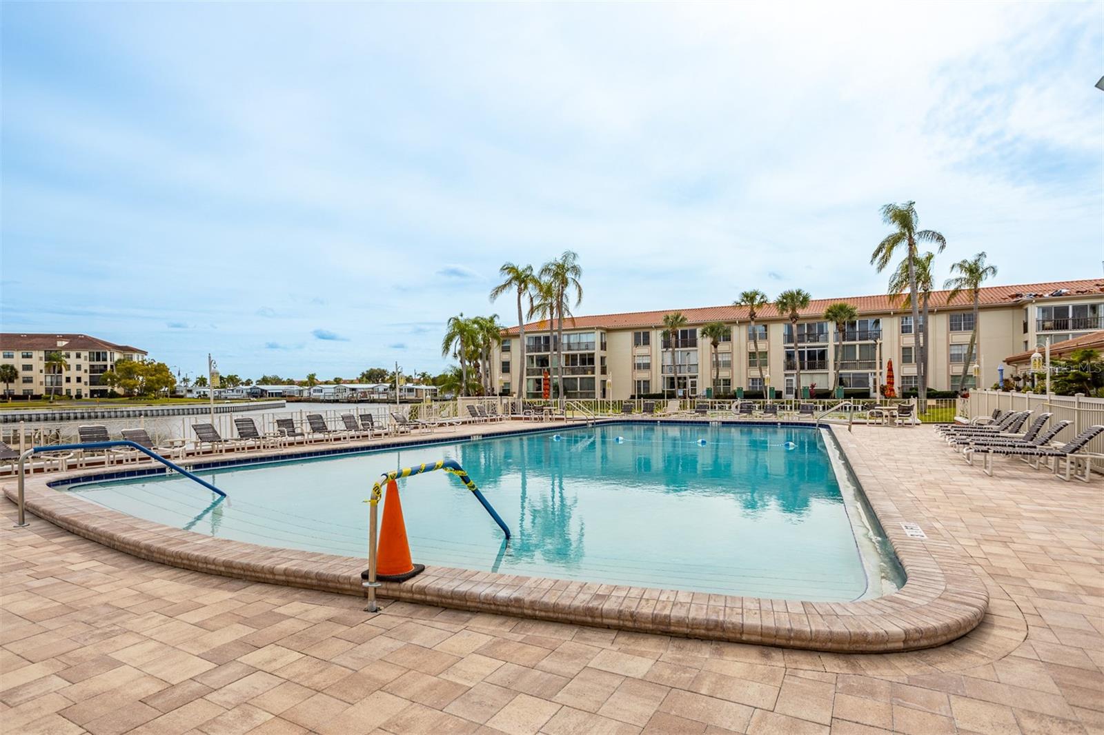 Image 51 of 61 For 19029 Us Highway 19 N 10c