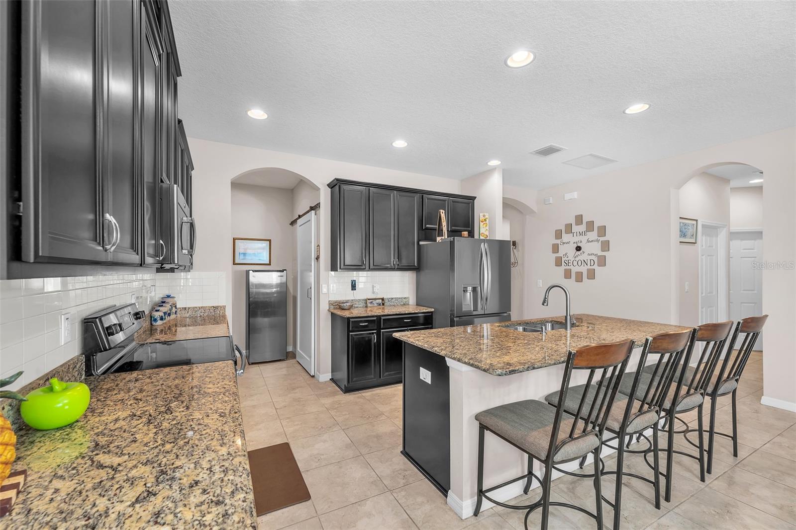 Image 19 of 48 For 8206 Willow Beach Drive