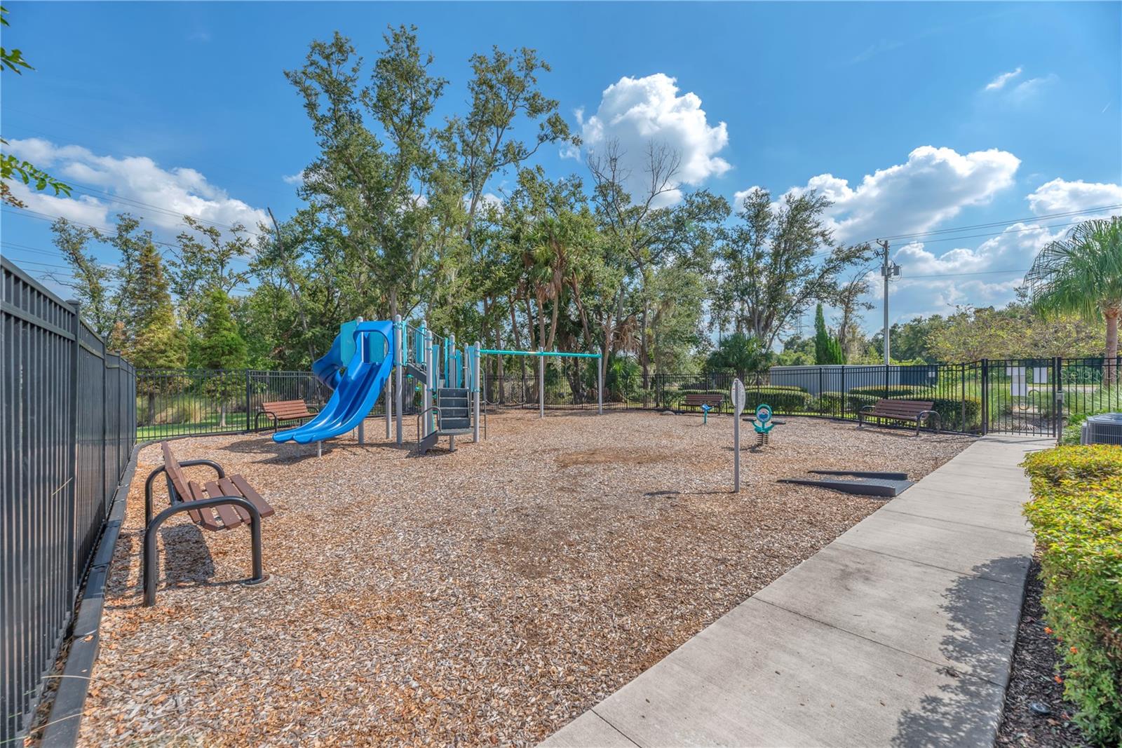 Image 35 of 48 For 8206 Willow Beach Drive