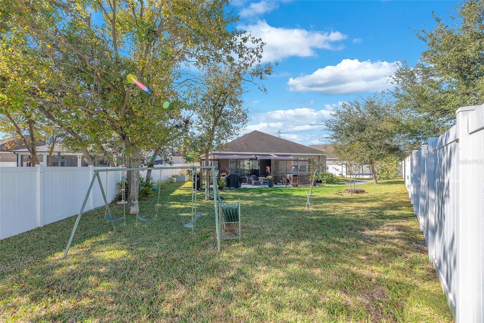 Image 4 of 48 For 8206 Willow Beach Drive