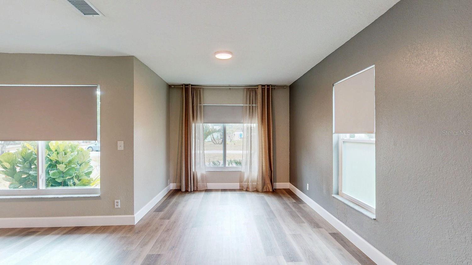 Image 20 of 93 For 2495 37th Avenue N