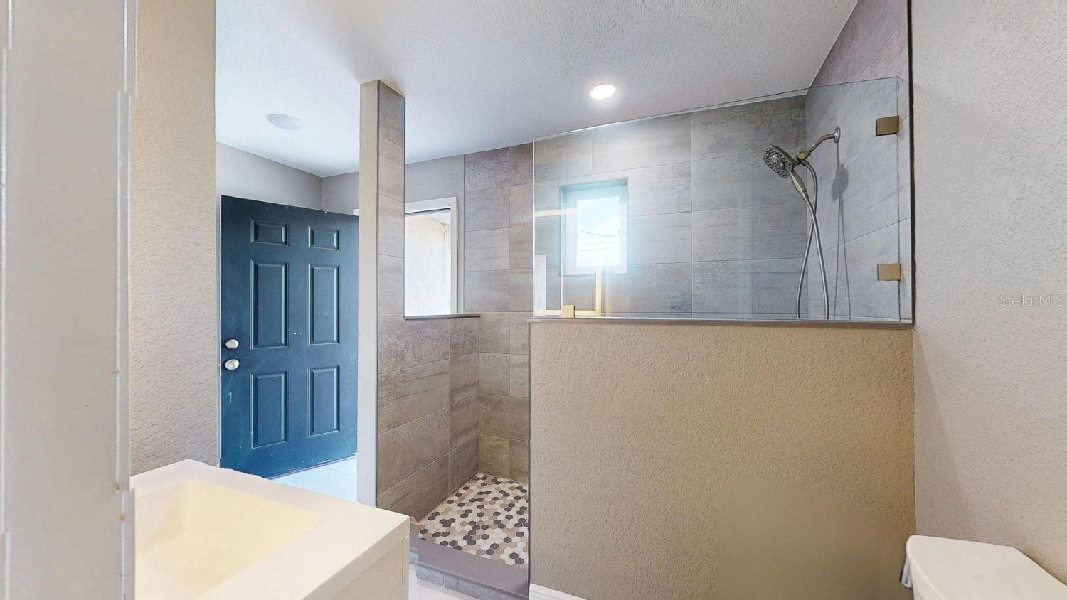 Image 49 of 93 For 2495 37th Avenue N